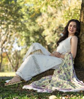 Hania Aamir feet photo 9