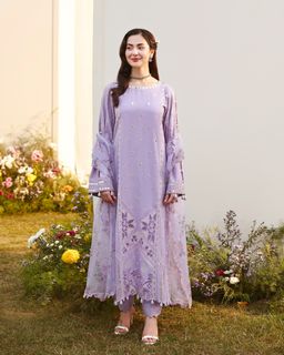 Hania Aamir feet photo 2