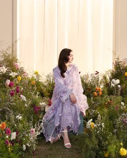 Hania Aamir feet photo 18