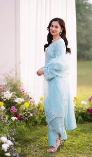 Hania Aamir feet photo 13