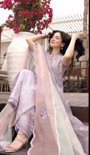 Hania Aamir feet photo 8