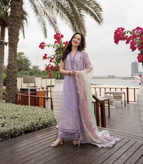 Hania Aamir feet photo 5