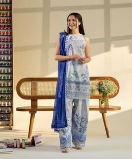 Hania Aamir feet photo 4