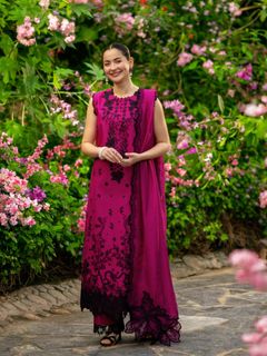 Hania Aamir feet photo 6