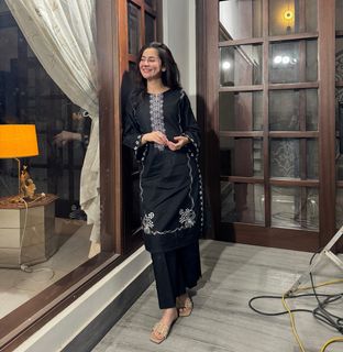 Hania Aamir feet photo 18