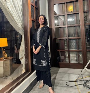 Hania Aamir feet photo 17