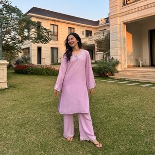 Hania Aamir feet photo 14