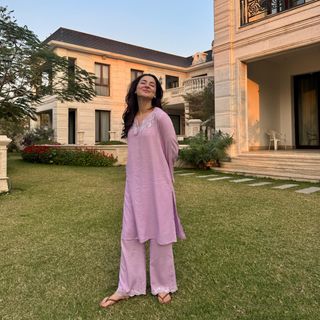 Hania Aamir feet photo 12