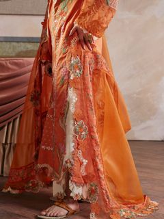 Hania Aamir feet photo 2