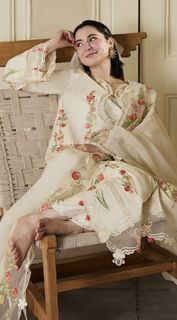 Hania Aamir feet photo 19