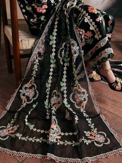Hania Aamir feet photo 6