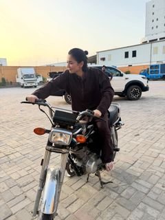 Hania Aamir feet photo 1