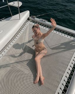 Hania Puchalska feet photo thumbnail