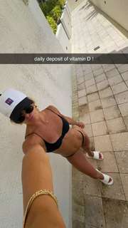 Hanna Cavinder feet photo 18