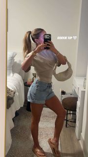 Hanna Cavinder feet photo 6