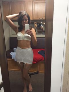 Hanna Hall feet photo 4