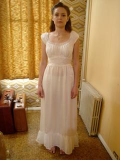 Hanna Hall feet photo 3
