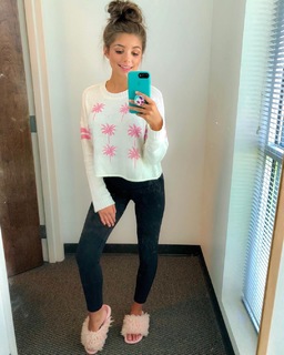 Hannah Ann Sluss feet photo 4