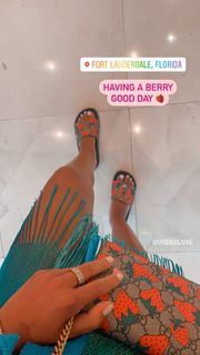 Hannah Ann Sluss feet photo 5