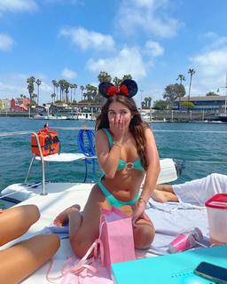 Hannah Ann Sluss feet photo 15