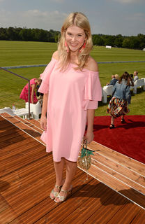 Hannah Arterton feet photo 2
