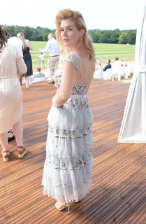 Hannah Arterton feet photo 12