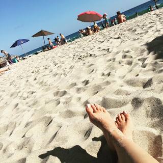 Hannah Barefoot feet photo 15