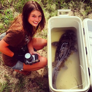 Hannah Barron feet photo thumbnail