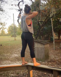 Hannah Barron feet photo thumbnail