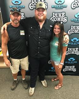 Hannah Barron feet photo thumbnail