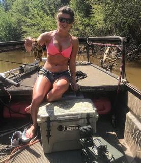 Hannah Barron feet photo thumbnail