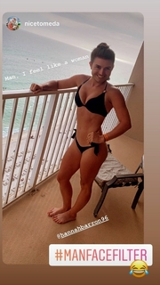 Hannah Barron feet photo thumbnail