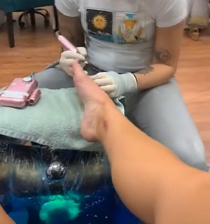 Hannah Barron feet photo thumbnail