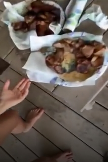 Hannah Barron feet photo thumbnail