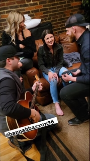 Hannah Barron feet photo thumbnail