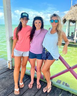 Hannah Barron feet photo thumbnail