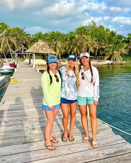 Hannah Barron feet photo thumbnail