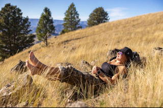 Hannah Barron feet photo thumbnail