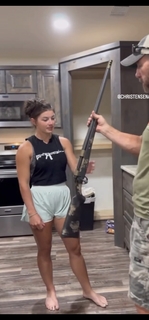 Hannah Barron feet photo thumbnail