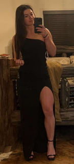 Hannah Barron feet photo thumbnail