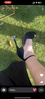 Hannah Barron feet photo thumbnail