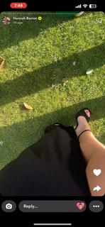 Hannah Barron feet photo thumbnail