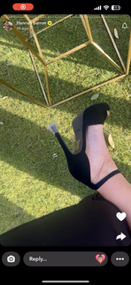Hannah Barron feet photo thumbnail