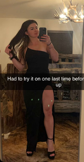 Hannah Barron feet photo thumbnail