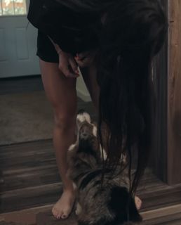 Hannah Barron feet photo thumbnail