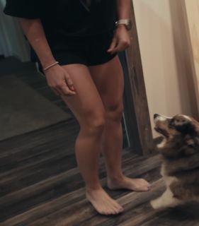 Hannah Barron feet photo thumbnail