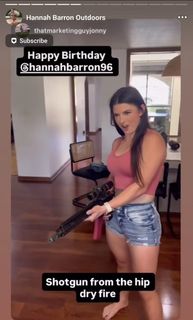 Hannah Barron feet photo thumbnail