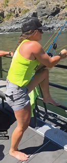 Hannah Barron feet photo thumbnail