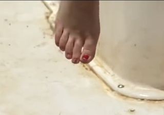 Hannah Barron feet photo 2