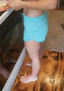 Hannah Barron feet photo 2